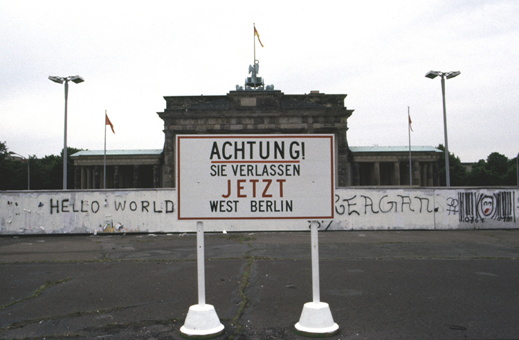 Berlin am Brandenburger Tor, Mauer Grenze DDR